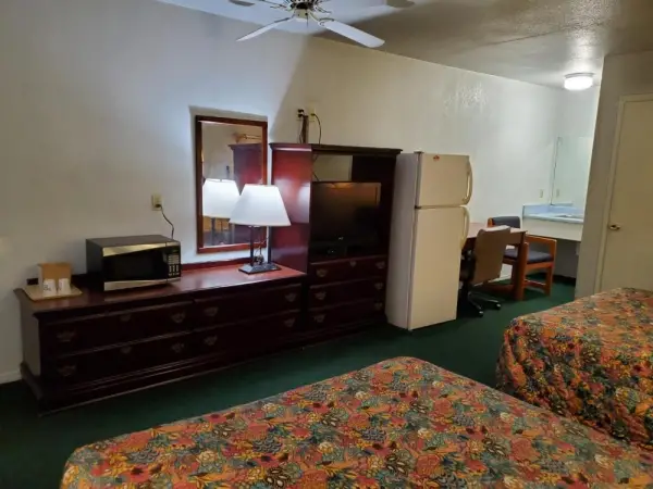 Nakon Motel 6