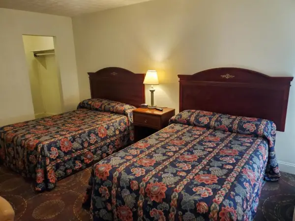 Nakon Motel 8